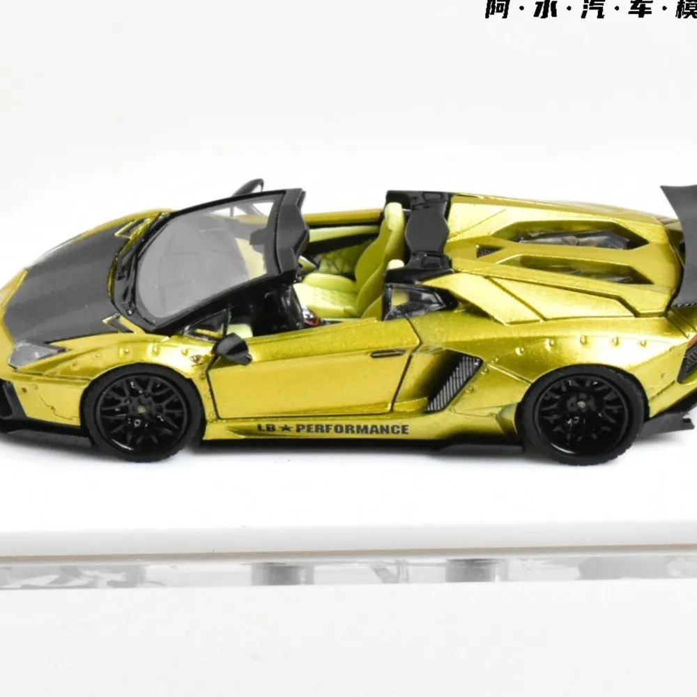 RM 1:64 Collection Aventador LP700-4  Adults Hobby open Diecast  Model Car