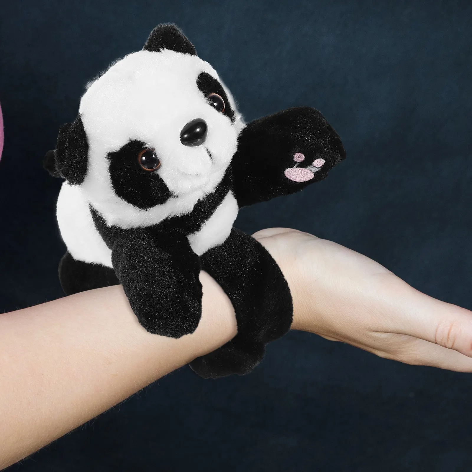 

Animal Snap Bracelet Cute Cartoon Stuffed Wristband for Children Convenient Wearable Gift Ideal for Holidays Classroom Rewards