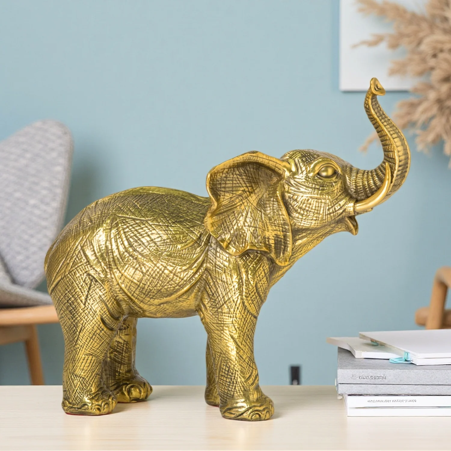 

Golden Bronze Elephant Statue Bronze Trumpeting Elephant Sculpture Handcrafted Lost-Wax Cast Animal Figurines For Home Decor