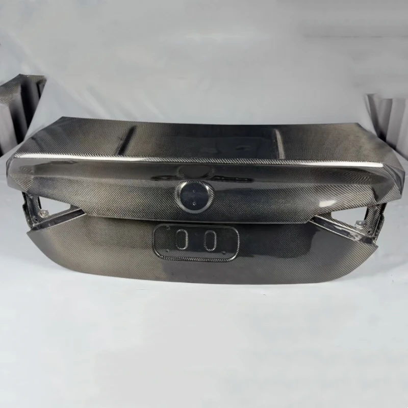 

Carbon Fiber Car Trunk Lid for Alfa Romeo Giulia Convert New Style Rear Trunk Tailgate Car Body Kit Accessories