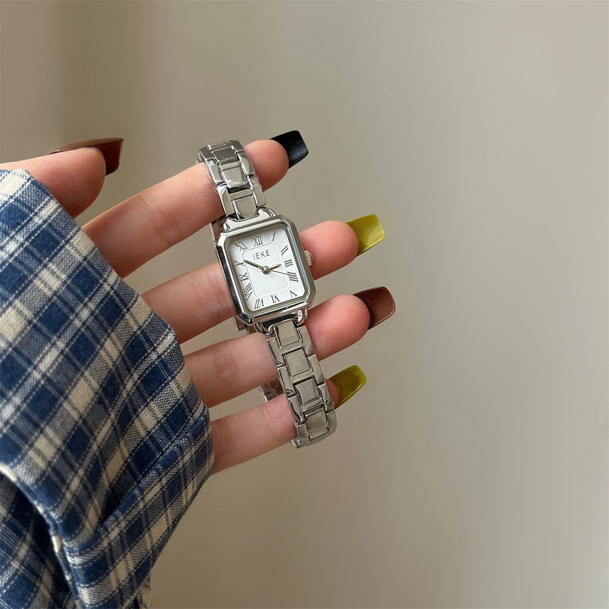 Luxury Retro Small Square Watch For Women, Korean Style, High-Value Bracelet Quartz Watch, Premium Selection, Women'S Gift