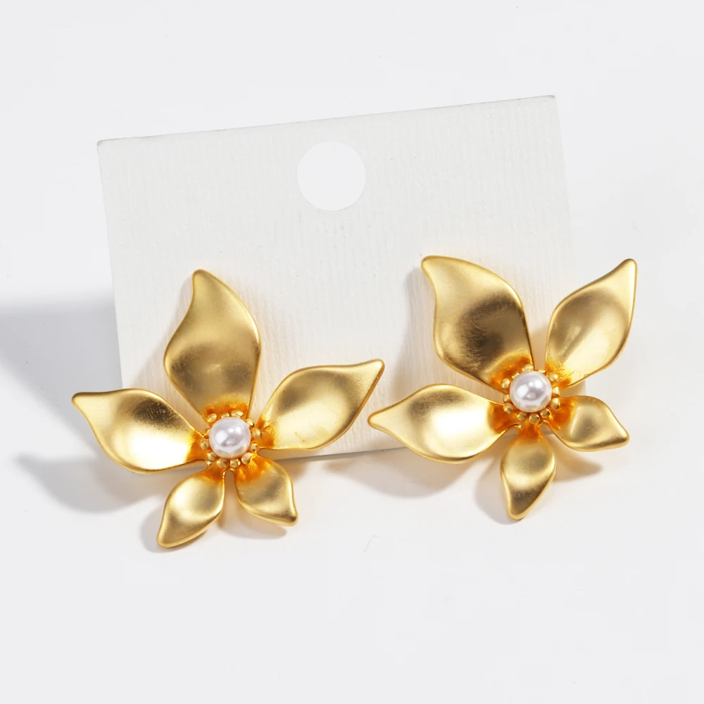 Gold Color Matte Texture Etal Flower Stud Earrings for Women Girls S Daily Wear Fashion Party Jewelry Gifts