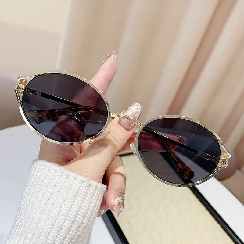 

Retro Oval Sunglasses Black Small Frame Fashion Brand Trendy Hot Points Sun Glasses Ladies Star Shades UV400 Eyewear