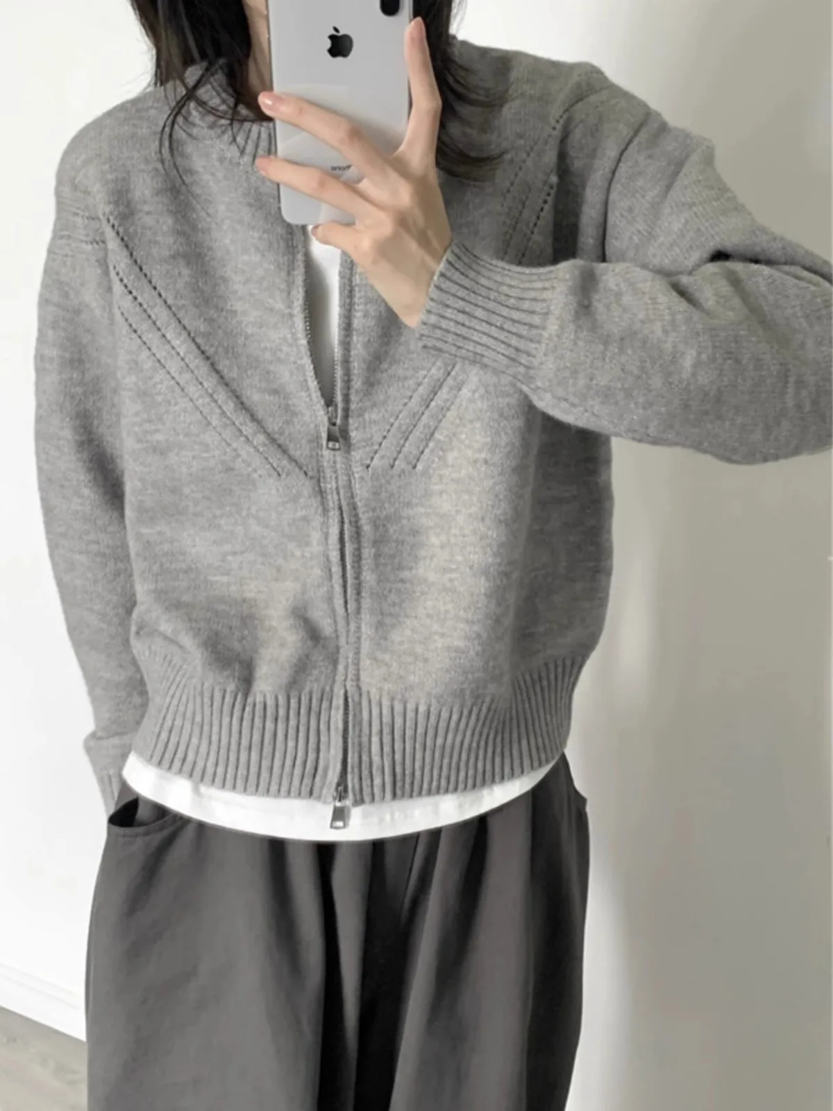 High-grade grey vintage cashmere knit zipper cardigan women's autumn winter loose short sweater coat with wool