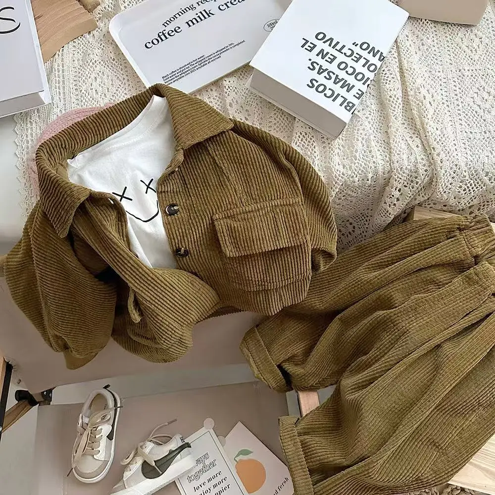 Chłopięcy i dziewczęcy garnitur sztruksowy na wiosnę i jesień, modny, elegancki, dwuczęściowy komplet: kurtka i spodnie z długim rękawem dla dzieci.