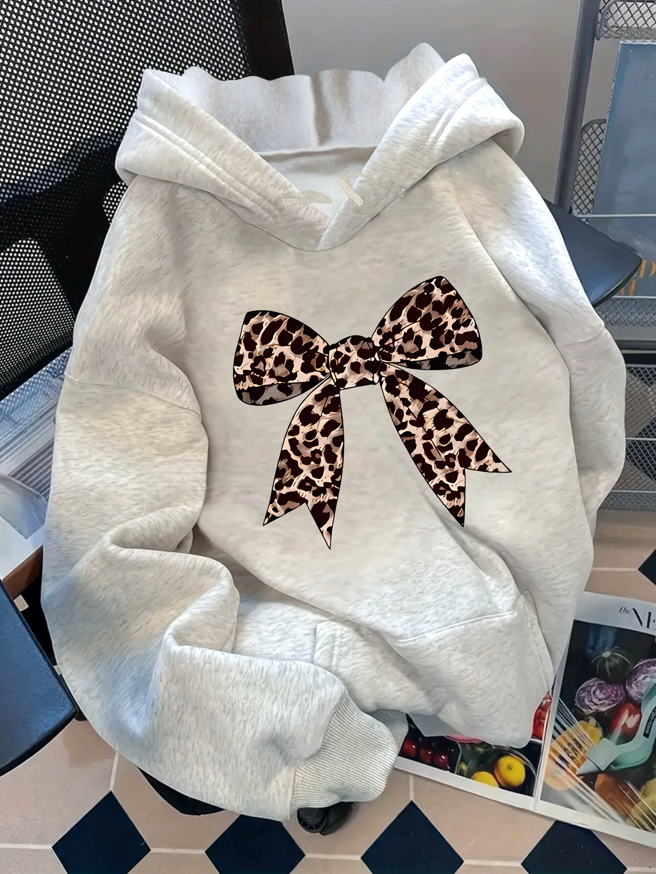 Leopard print bow pattern printed hooded sweatshirt fashionable elegant versatile Harajuku unisex casual hip hop sweatshirt