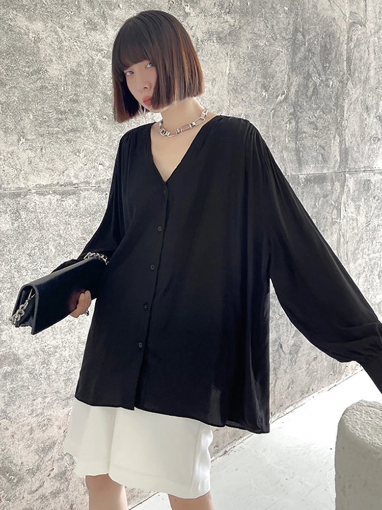 [EAM] Women Black Elegant Big Size Casual Blouse New V-neck Long Sleeve Loose Fit Shirt Fashion Tide Spring Autumn 2024 1DH0656