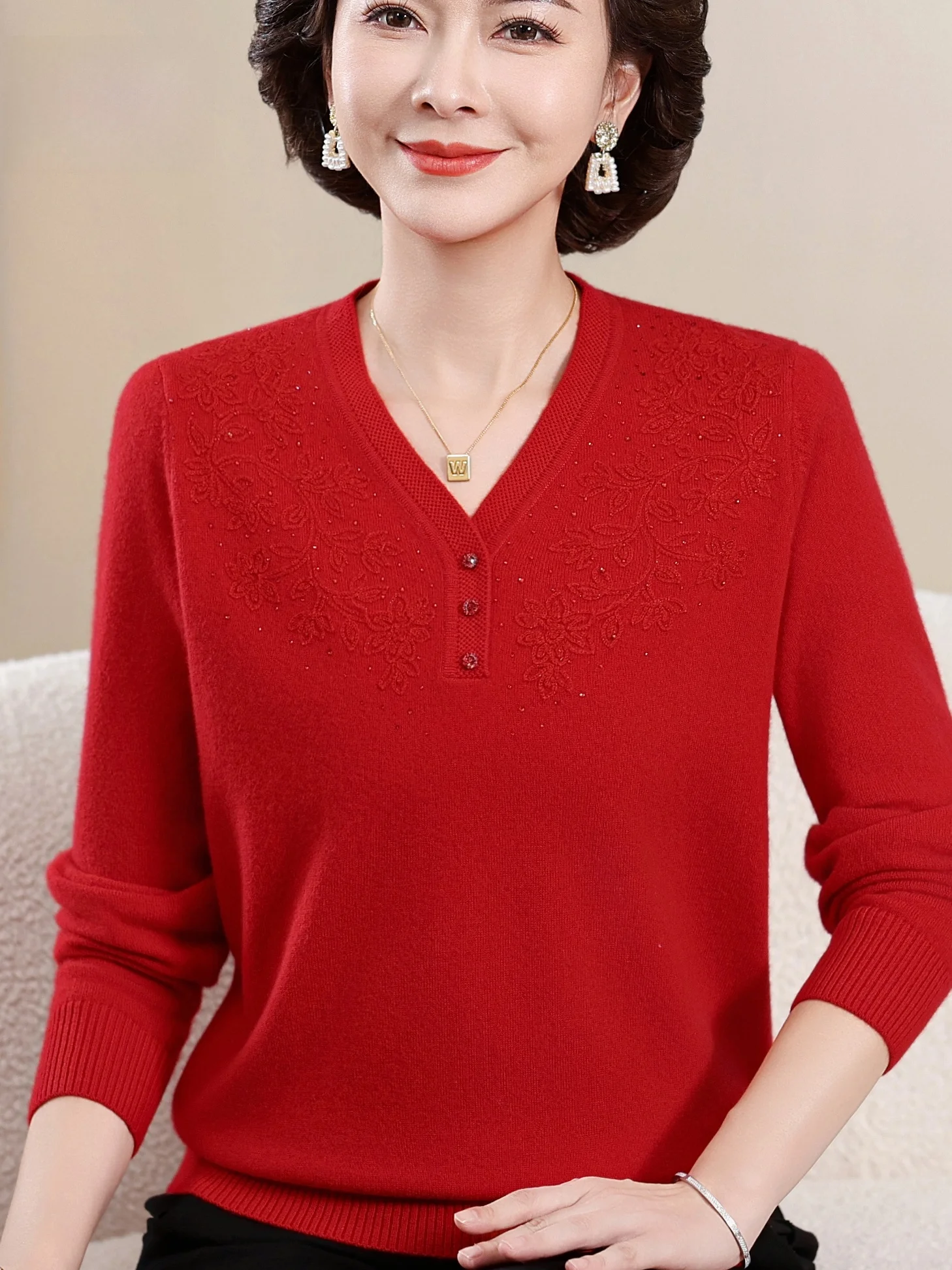 

Осень-зима, новый трикотаж для мамы, шерстяной свитер с v-образным вырезом, женский модный свитер большого размера с вышивкой Luy Year Sw...