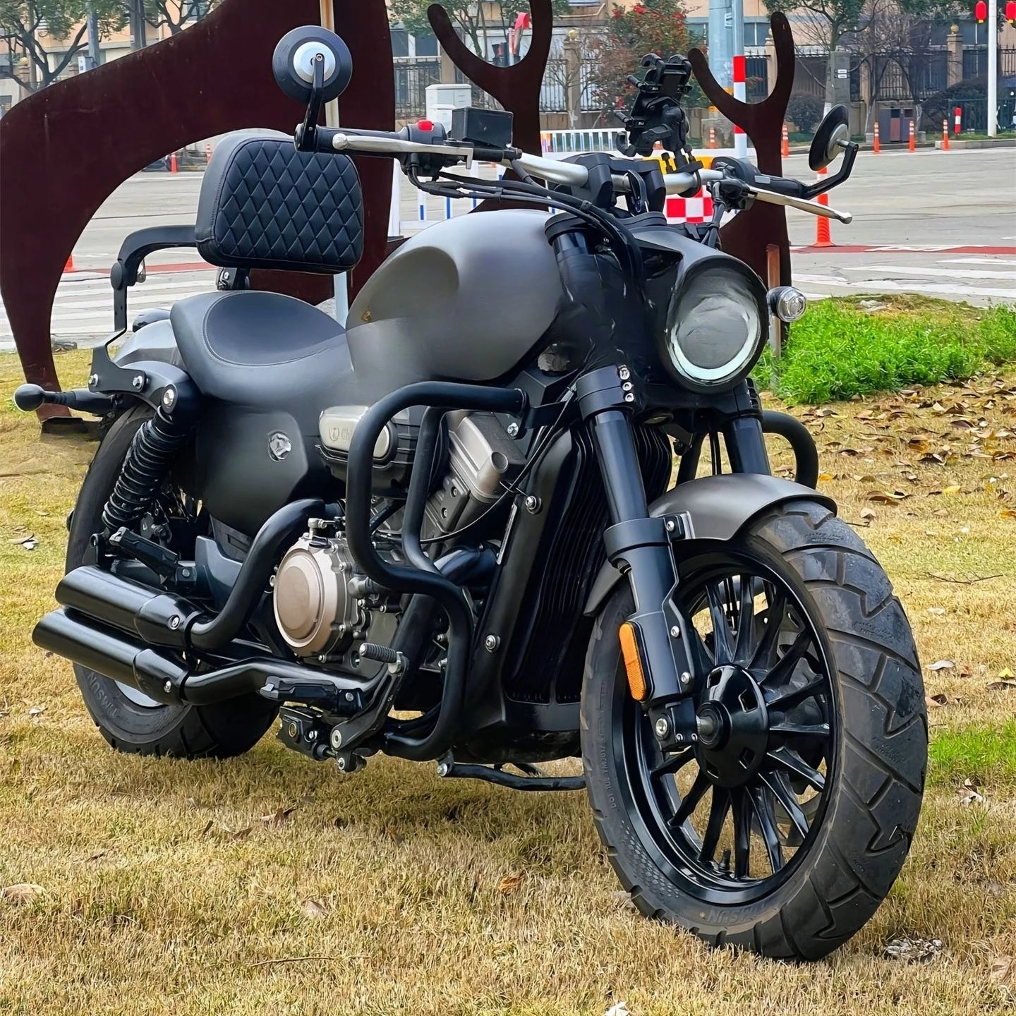 300CC Vintage Cruise Motorcycle V Cylinder Water Cooled Motorcycle