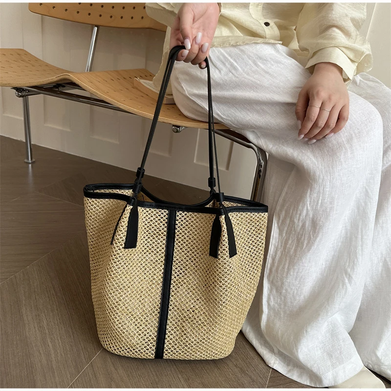 Retro Color Blocked Weaving Hollow Tote Bag Fashion Wrinkle Shoulder Bag Women Large Capacity Leisure Simple Shopping Tote Bag