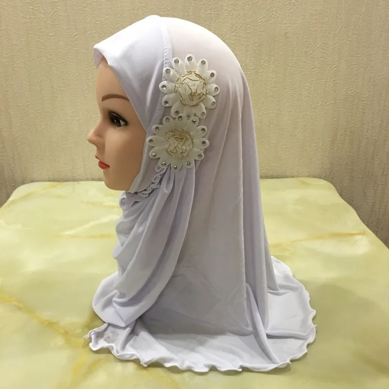 Headscarf for girls between 2 and 7 years old worship hat with two Arabic flowers covering their heads