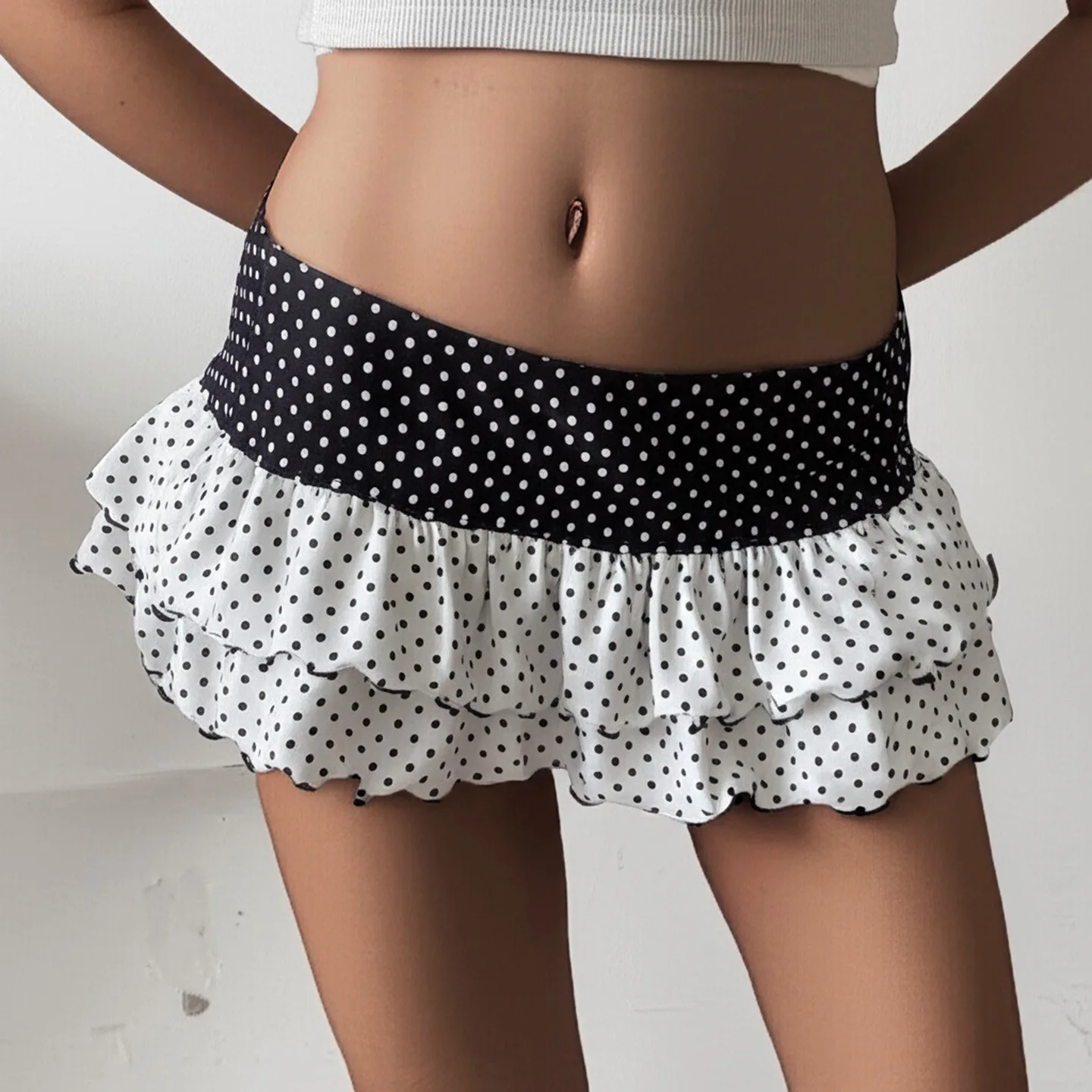 

2026 Новая женская короткая юбка с рюшами и краями листьев Y2k Мини-юбка с низкой талией и открытыми пуговицами