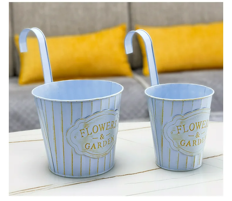 Retro Iron Art Flowerpot Detachable Hook Hanging Bucket Iron Sheet Planters Used for Garden Flower Arrangement Storage Planting