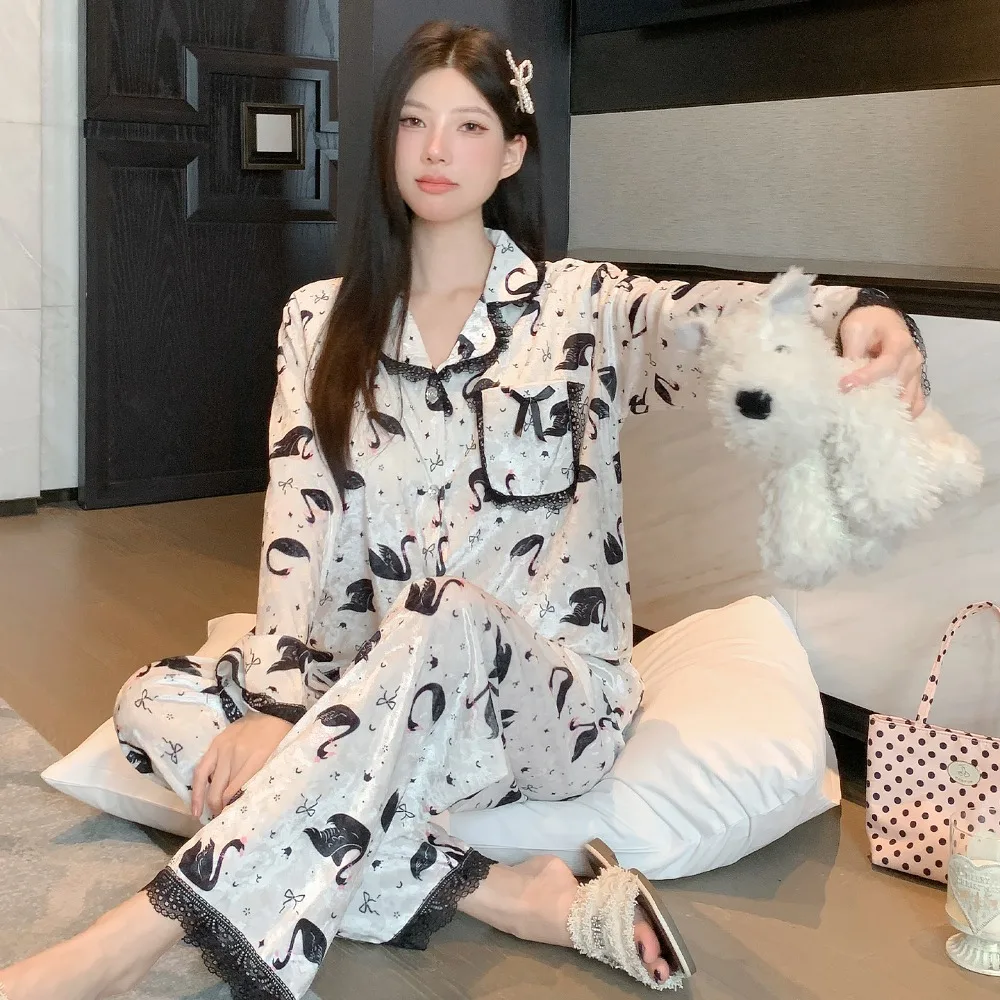 Women Diamond Velvet Pajama Set with Built in Pads 2026 Autumn Winter Long Sleeve Loungewear Casual Wearable Outfit Home Clothes