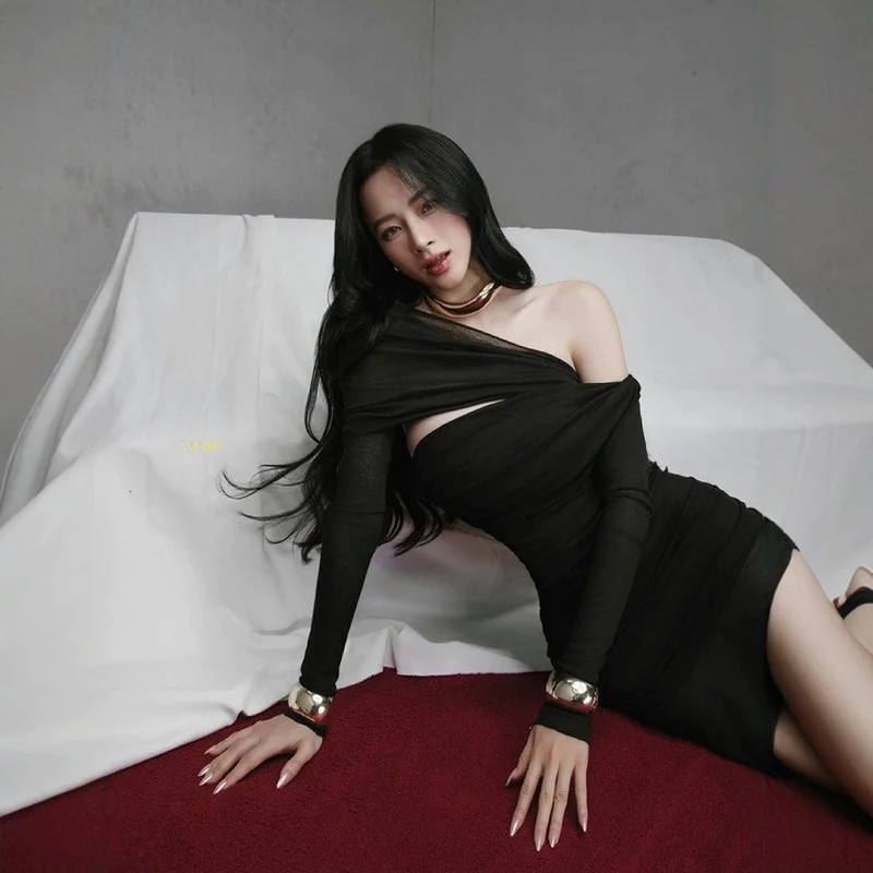 BEWQ-vestido elegante a la moda para mujer, vestido de fiesta de noche ajustado con cuello oblicuo y manga larga de punto, novedad de Otoño de 2025