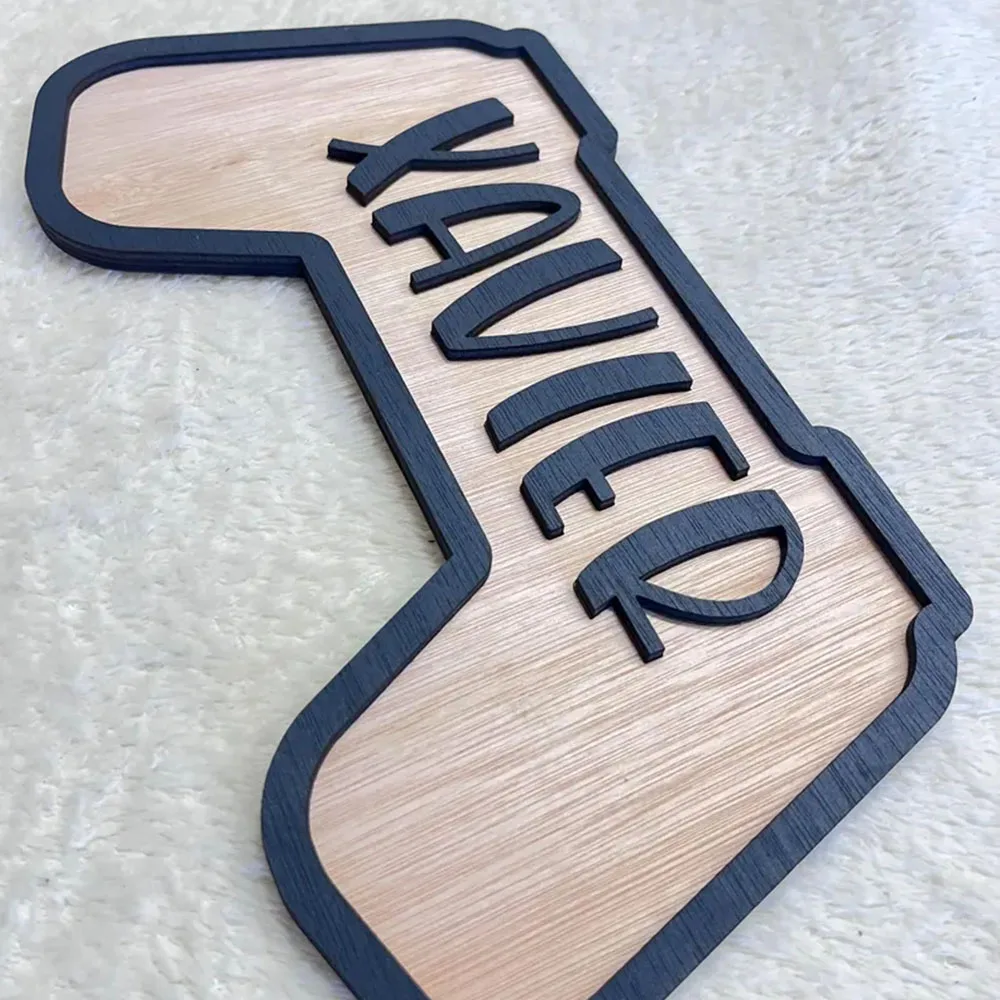 Personalized gamepad door logo wooden surname brand - customizable bedroom decoration for boys and girls, durable gaming room gi