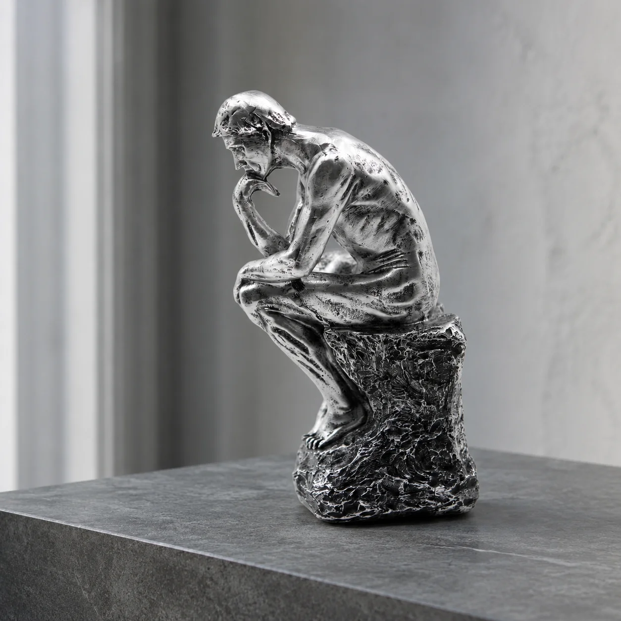 Classical Seated Thinking Man Statue Vintage Style Decorative Sculpture for Home Office Desk Shelf Living Room Decor