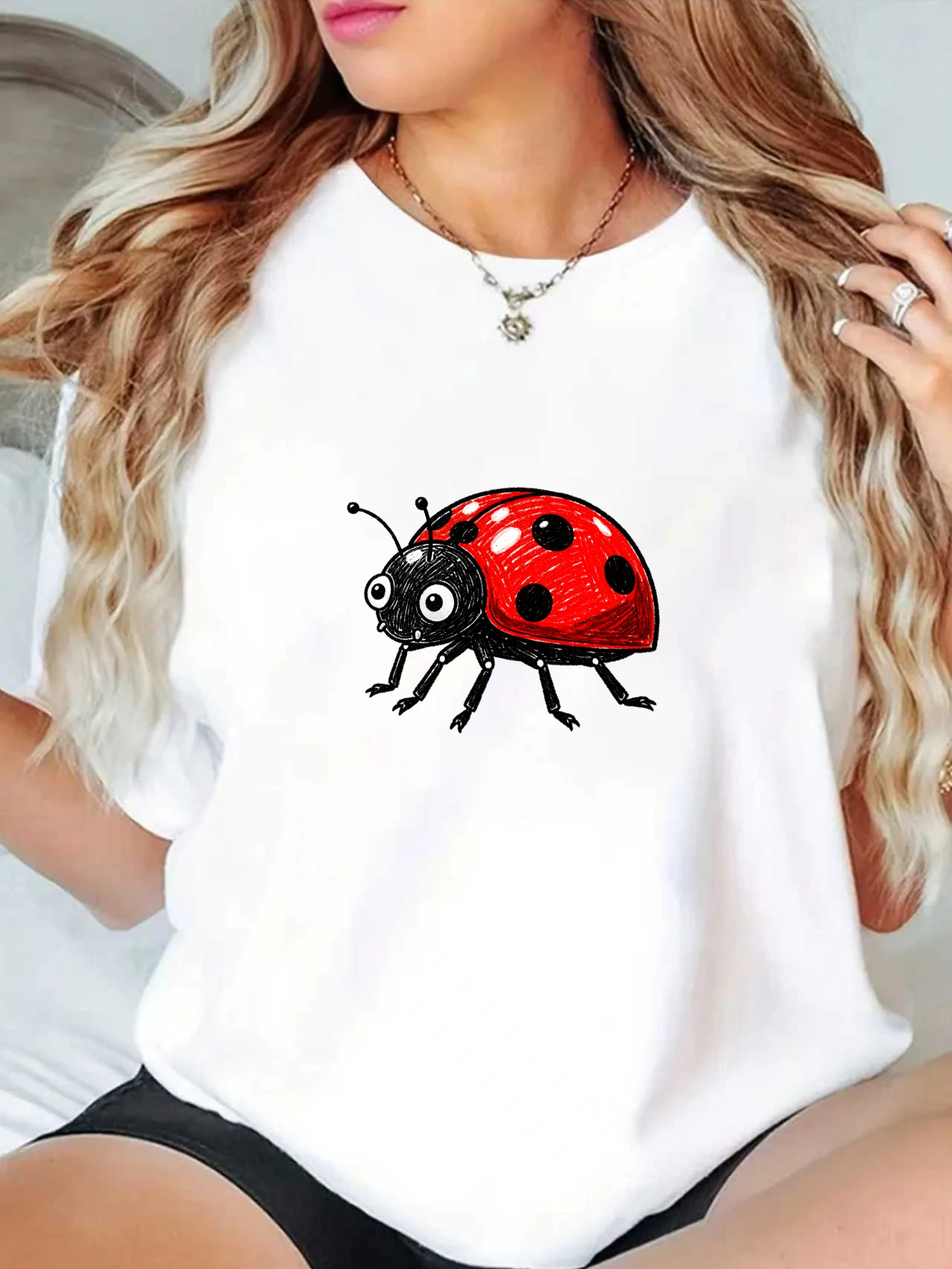 Women'S Clothing T-Shirt Fashionable Versatile Ladybug Print on White Shirt Summer Short Sleeved Harajuku Streetwear Tops Tees