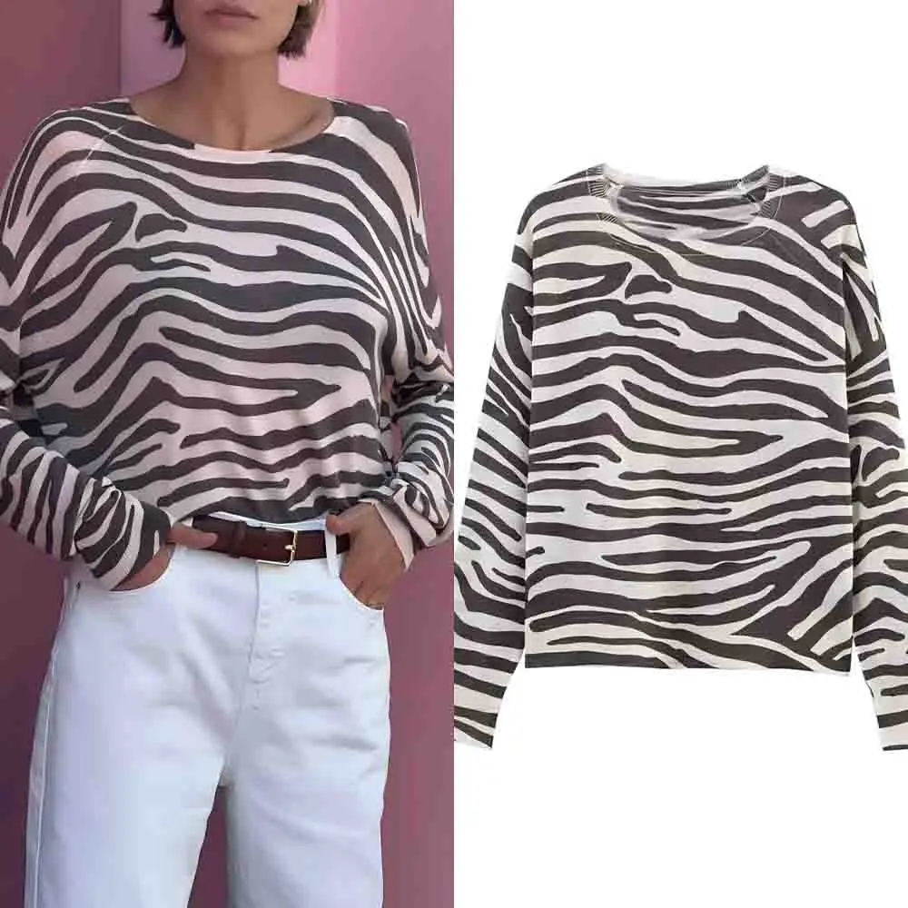 

Women's 2025 New fashion loose comfortable striped fine needle knitted top retro O-Neck long sleeved women's pullover chic top