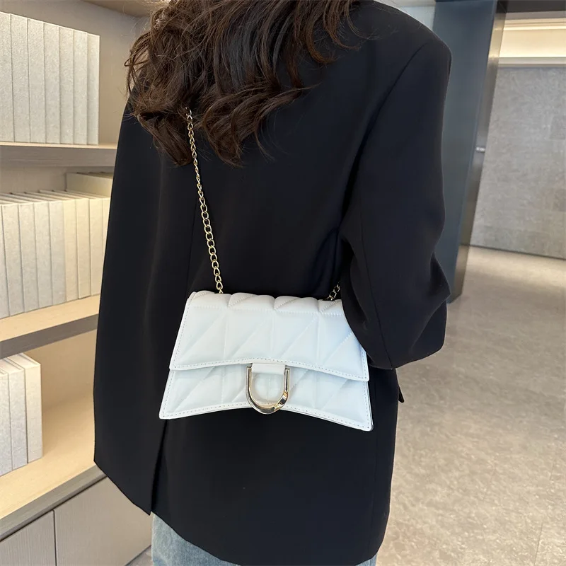 2023 Senior texture Ringer chain women's bag fashion personality 100 shoulder bag urban simple trend crossbody bag