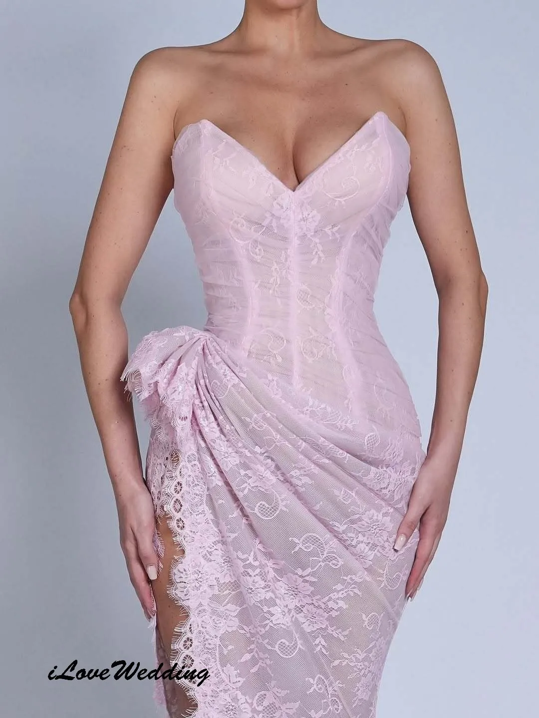 Vestidos de fiesta atractivos con cuello en V de encaje rosa 2025 Vestidos de noche de sirena plisados Vestidos formales de tren de barrido Vestido de fiesta de boda personalizado