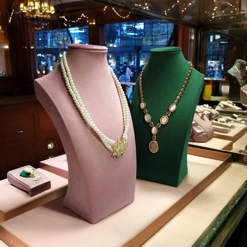 

Jewelry Store Window Display Props Velvet Necklace Stand Portrait Showcase New Model Jewelry Accessory Exhibitor