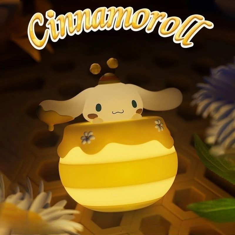 

Sanrio Honey Pot Series Cinnamoroll Pat Light, Girls Cute Gift Box Tabletop Ornament