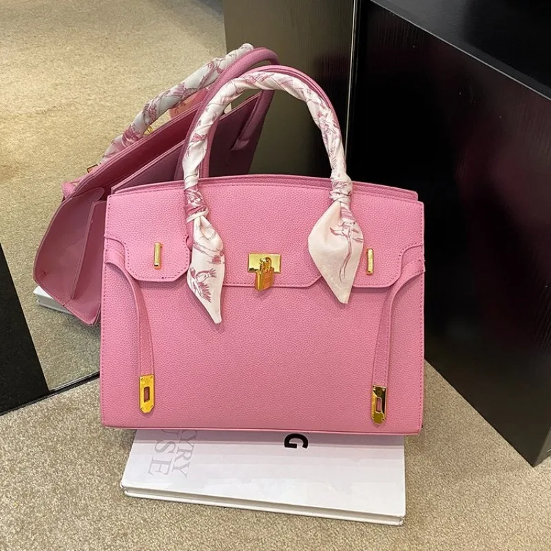 

Highly Functional Women Bag With Integrated Sunglass Holder Underarm Shoulder Bag For Practical Sun Ready Access
