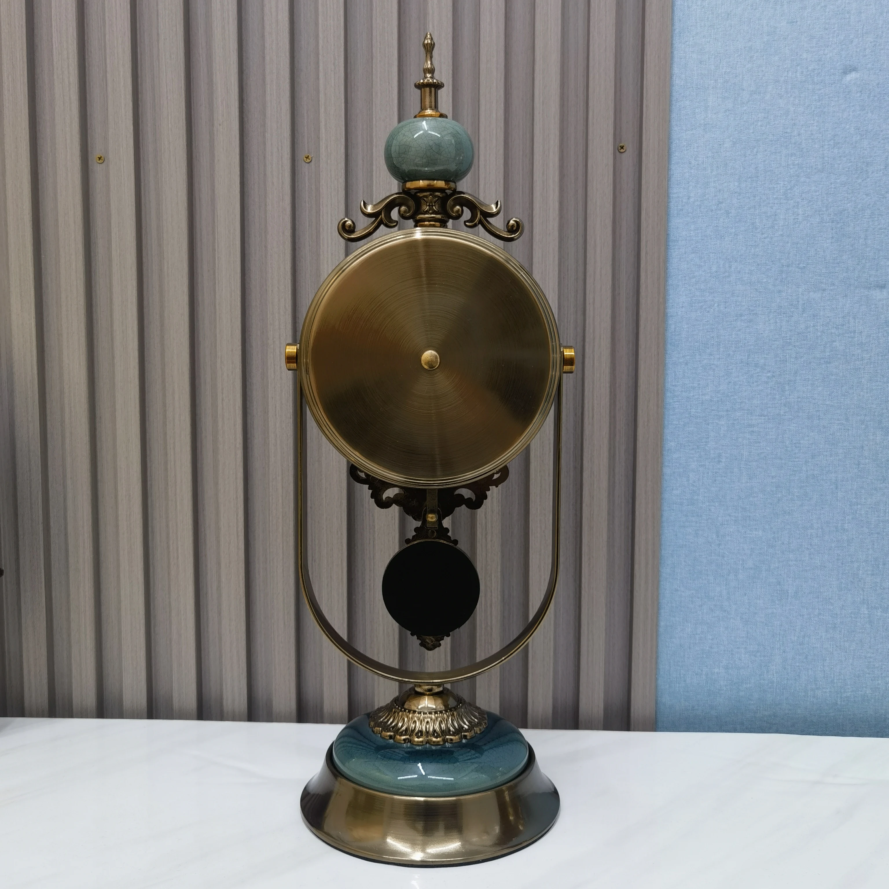 Factory Direct 2026 Metal Antique Bronze Table Clock For Bedroom Student Desk Silent Ceramic Clock