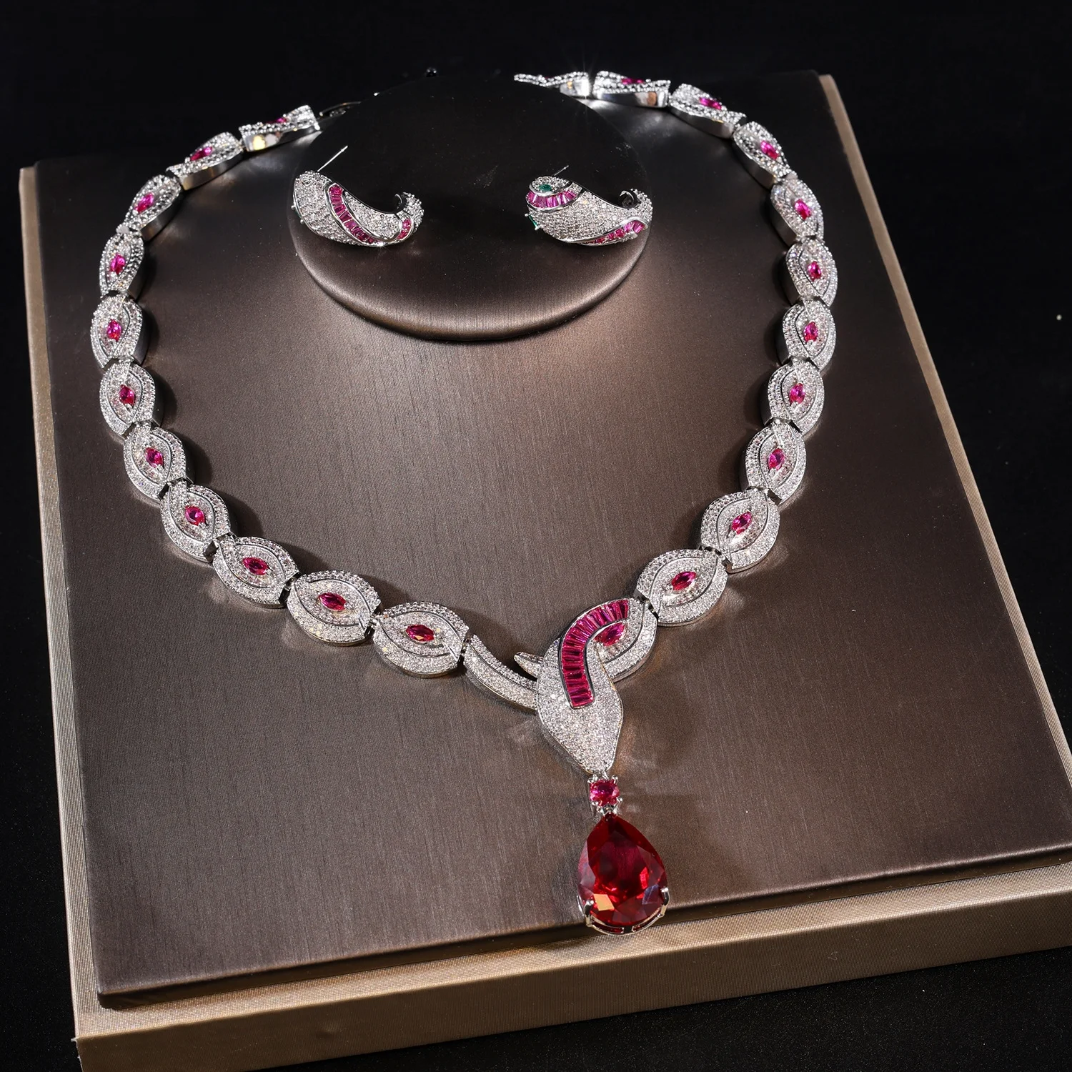 

European and American Fashion Necklace & Earrings Set, Red Corundum Zircon, Women's Luxury Style Evening Dress Jewelry Trend