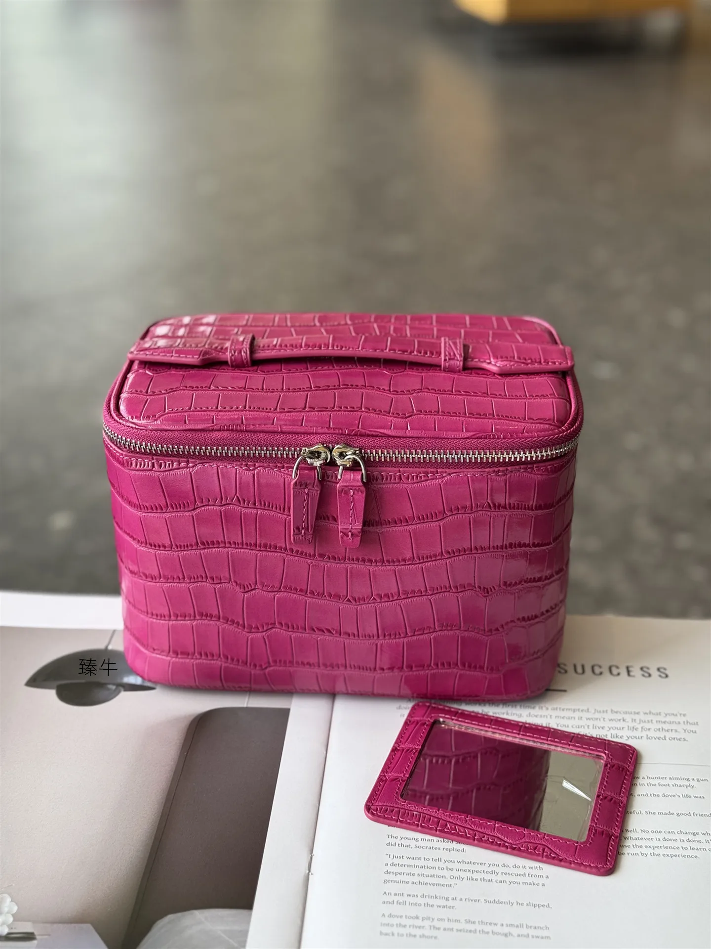 Crocodile Pattern Cowhide Cosmetic Bag Rose Red Light Luxury Genuine Leather Women Travel Portable Toiletry Storageanity Case