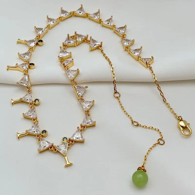 KS الأزياء الأوروبية والأمريكية يلمع الزركونيوم انه مثلث تصميم الإبداعية كوب كوكتيل شخصية مشرقة سوار المرأة