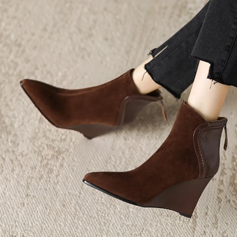

Женские ботинки на танкетке, пикантные женские туфли на высоком каблуке с острым носком, тренд 2025, элегантные туфли-лодочки, зимние ботинки, новые модельные женские сапоги