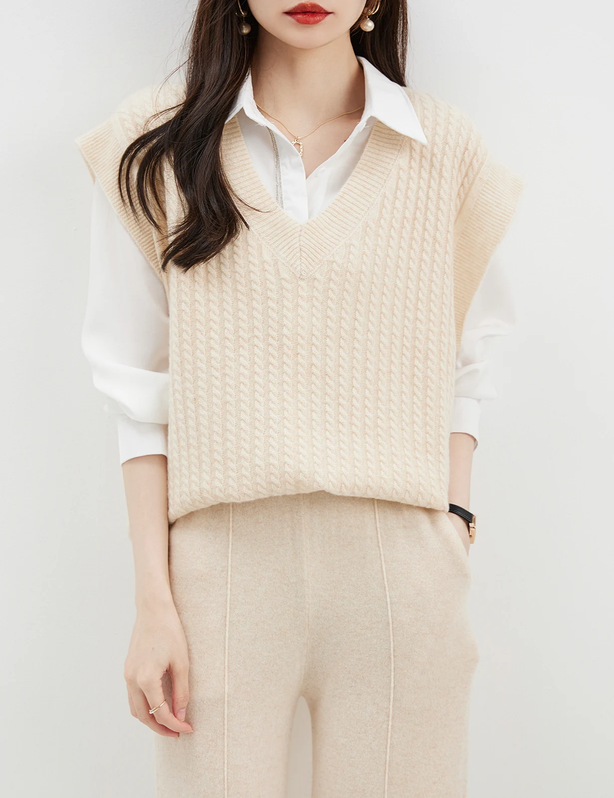 EU Size Women's Sweater Tanks 100% Merino Wool Sweaters Vest 2023 Fall Winter V-Neck Tops Sleeveless Knit Pullovers Vest (Beige)