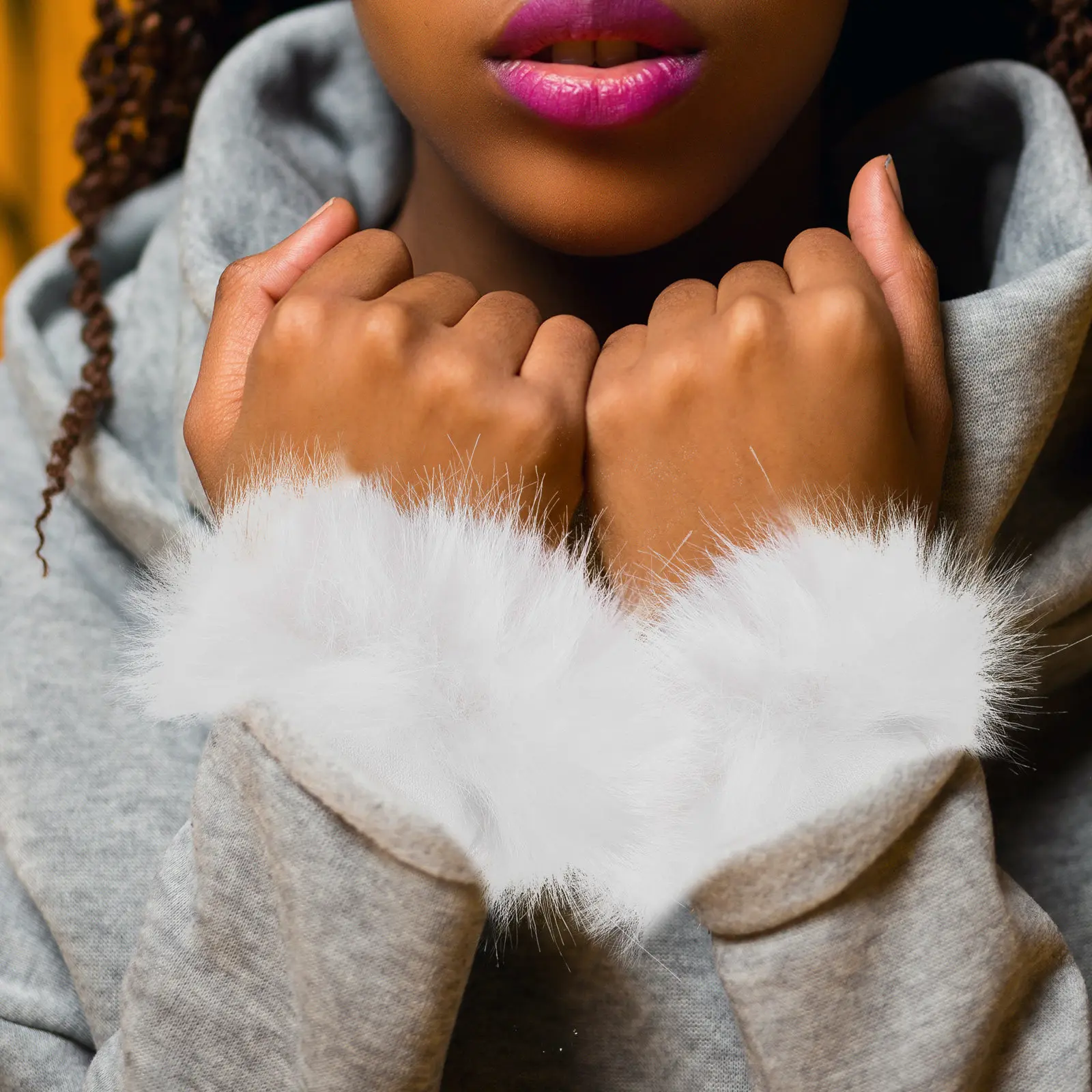 

1 пара мягких зимних манжет для запястий из искусственного меха для женщин: удобные, теплые, легкие, утепленные, эластичные нарукавники для осени