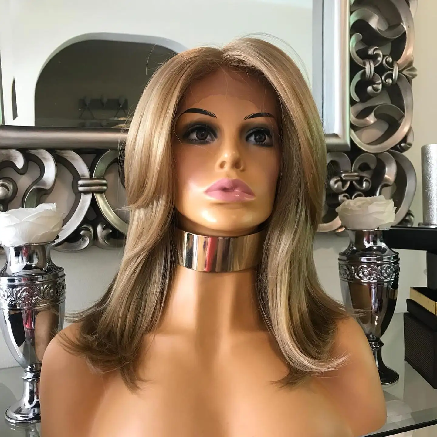 Perruques synthétiques de haute qualité, perruques en dentelle superposées mi-longues, perruque Lace Front Wig ondulée douce et brune blonde de haute densité