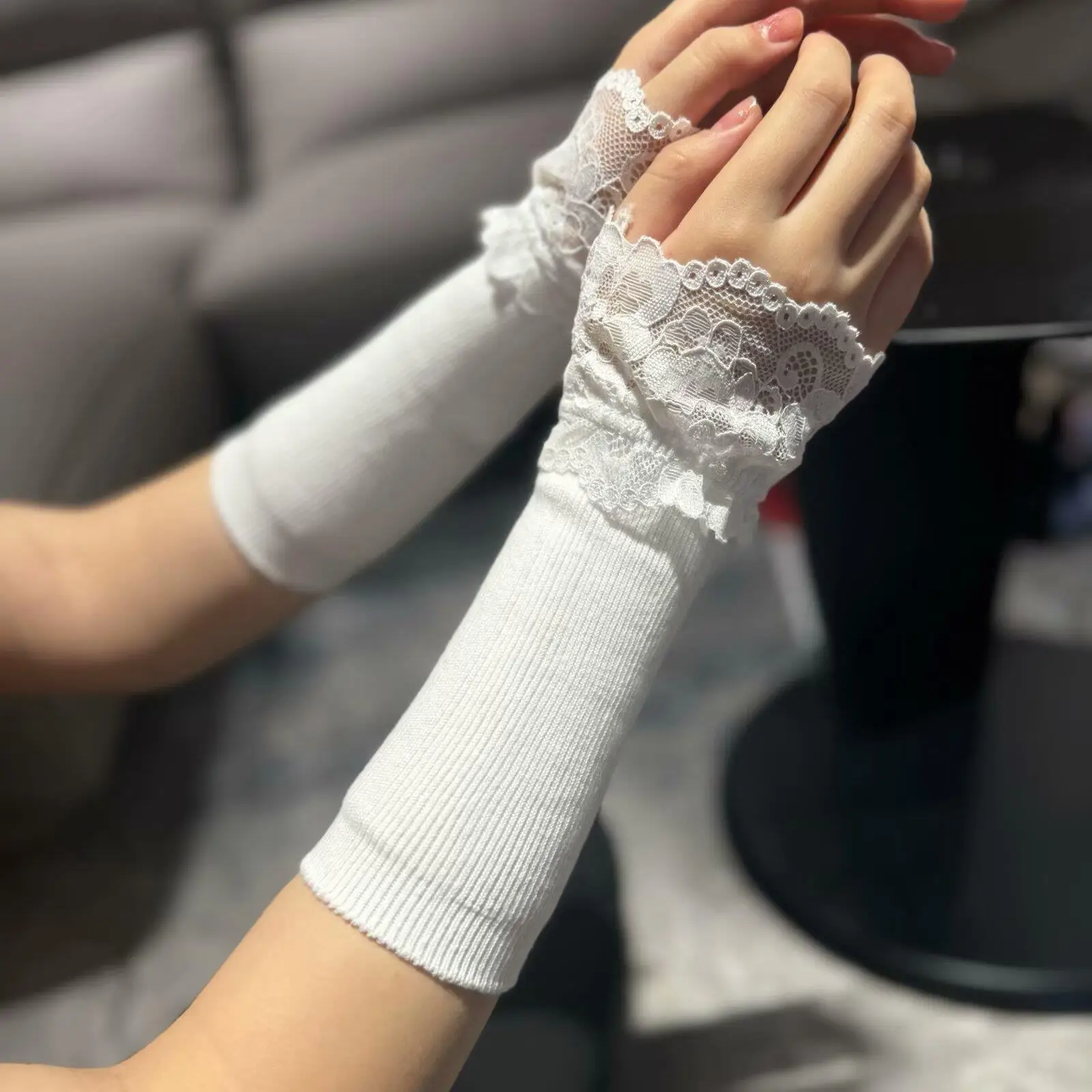 

1Pair Detachable Cuffs Knitted Lace Flower Flared arm Sleeves Warm Woolen Ruched False Cuffs Sweater Blouse Wrist Warmers