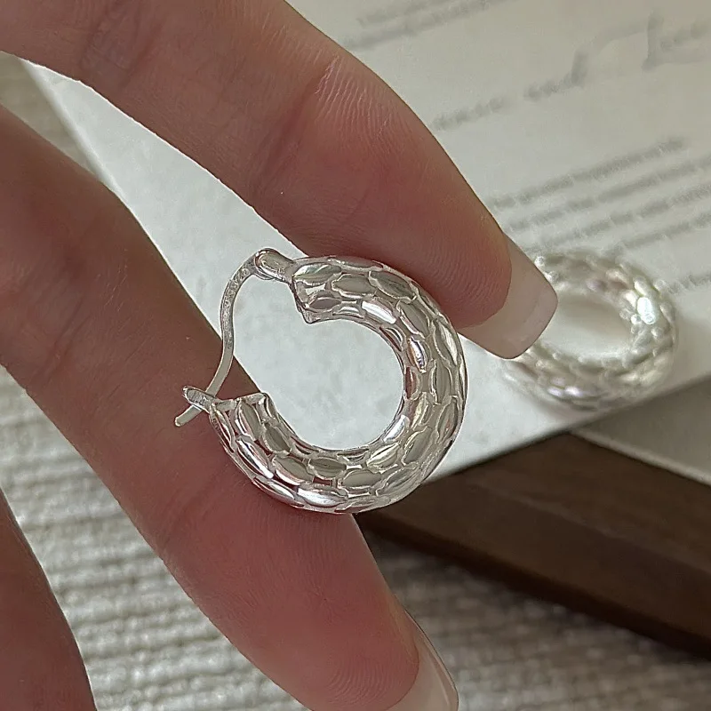 

S925 Серебро 3D скульптурные ушные манжеты Корейский винтажный стиль Текстурированные минималистичные изящные оптовые ювелирные изделия для женщин