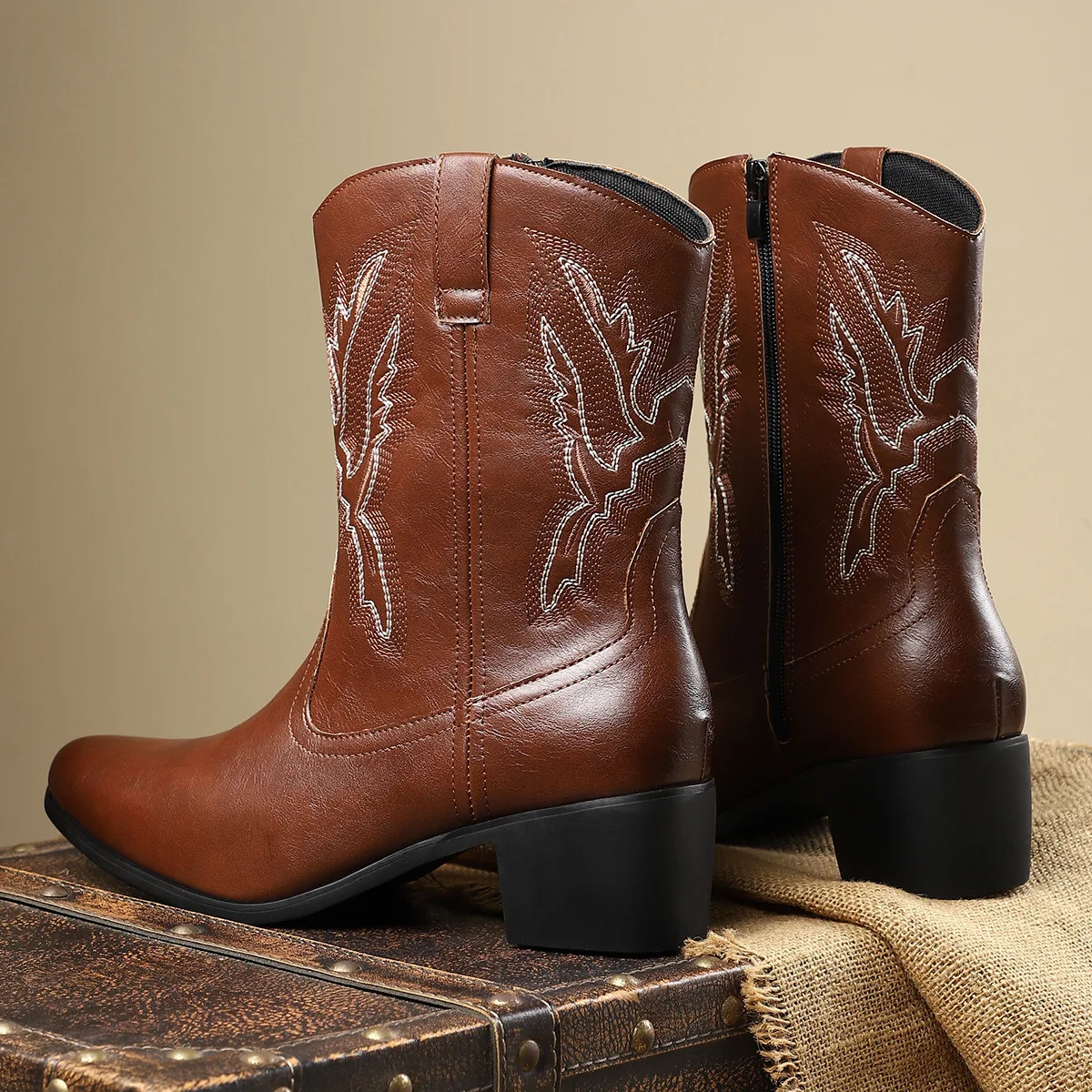 Fashionable Embroidered Men's Western Cowboy Boots Outdoor Sports Men's Knight Boots Snow Boots view 3