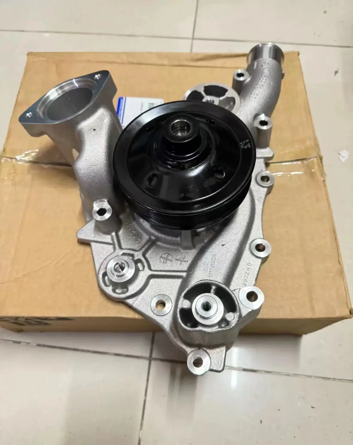 68165882AD 68165882AC 68268052AA Water Pump for RAM 1500 Cherokee Challenger Charger