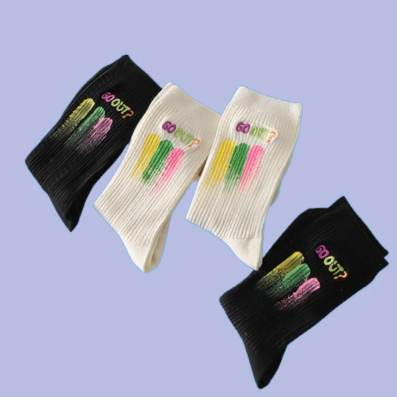 Chaussettes de sport en polyester et coton pour femmes, chaussettes à lettres, graffiti peint, tube moyen, nouveau style, automne et hiver, 3/6 paires