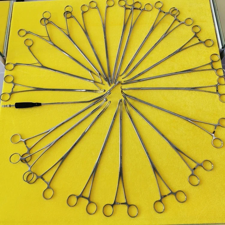 

Medical reusable trocar and forceps instruments for thoracotomy