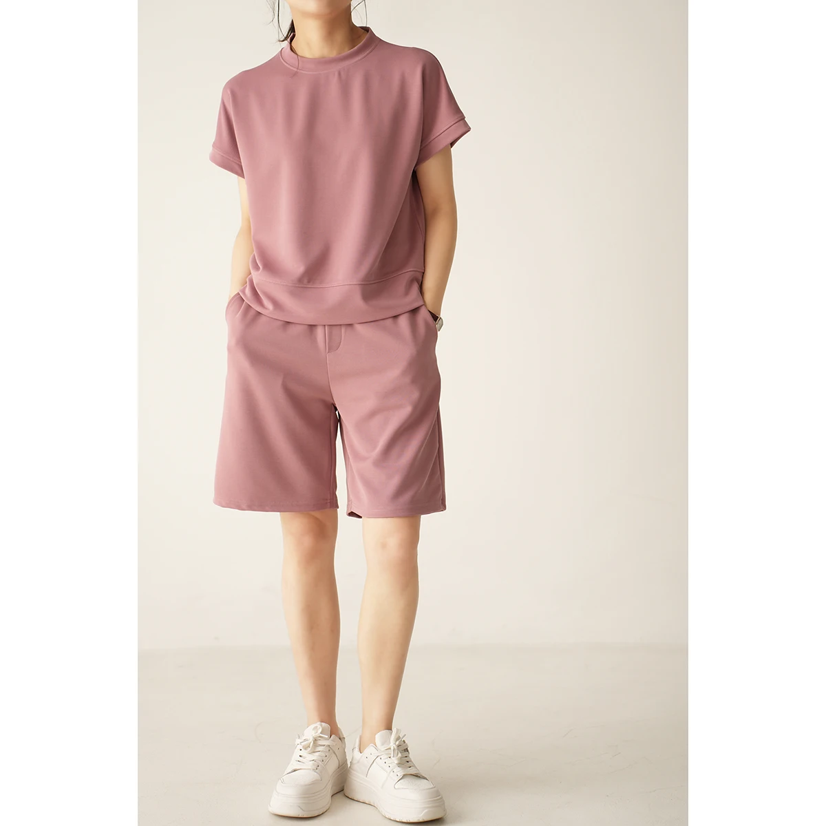 

Summer Lightweight round Neck T-Shirt And Shorts Set for Women Casual Style Two-Piece Suit Commute Friendly Comfortable Fashion