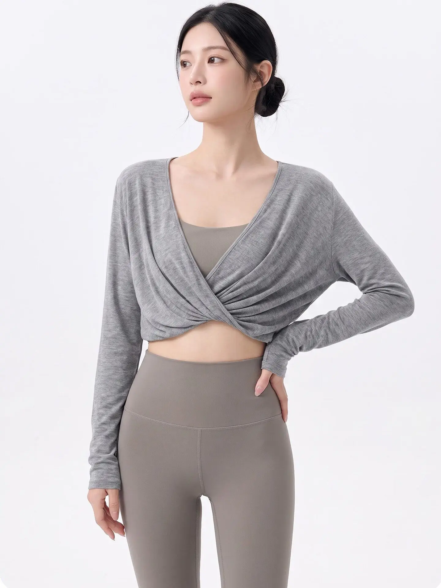 Hochwertige Langarm-Yoga-Bluse für Damen, locker geschnittenes Sport-Oberteil für Pilates-Training, Fitness und Outdoor-Aktivitäten – Detail 2