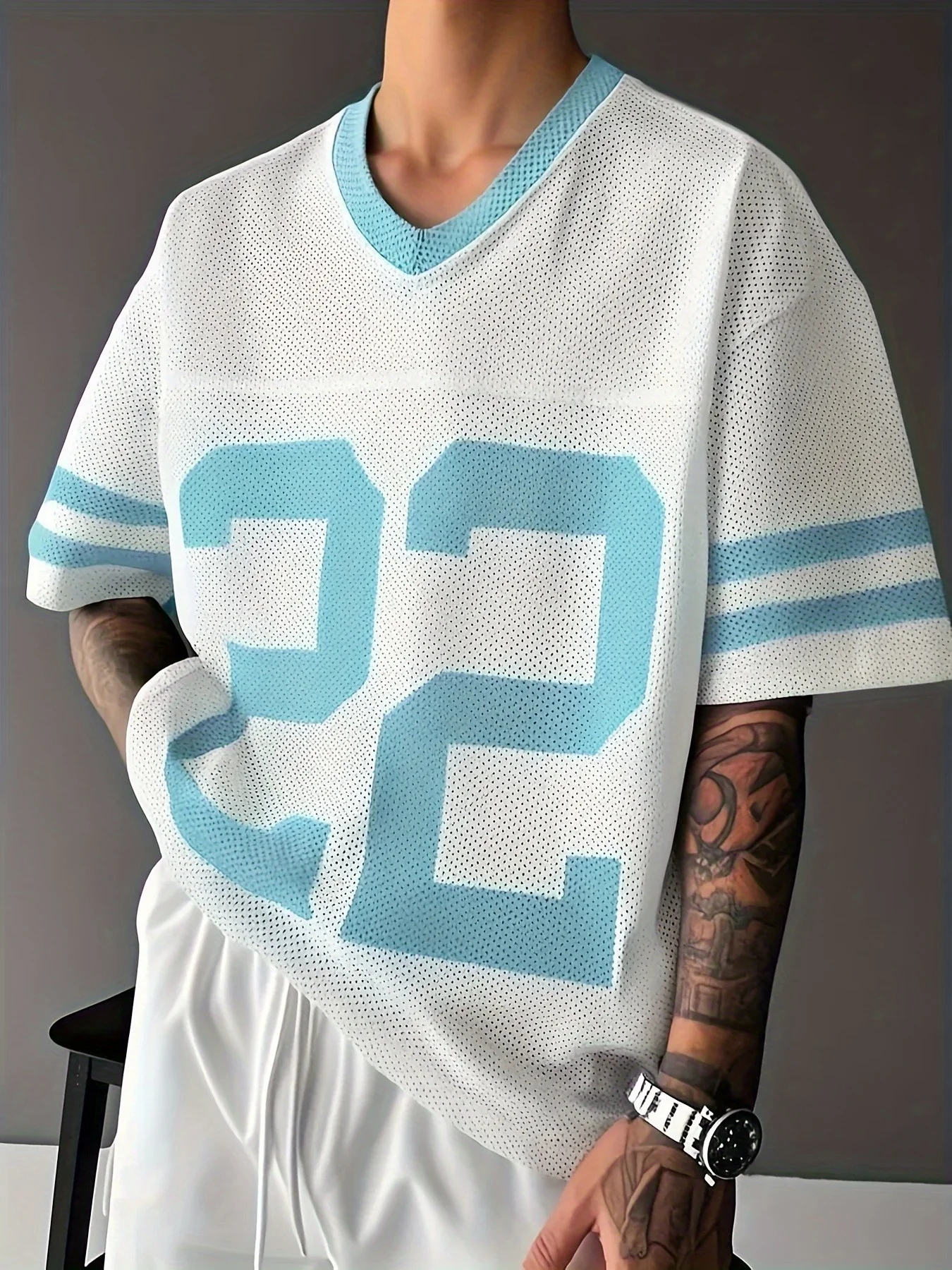 قميص كرة السلة الأساسي الجديد للرجال مع تهوية شبكية وطباعة رقمية تي شيرت رياضي مريح وجيد التهوية