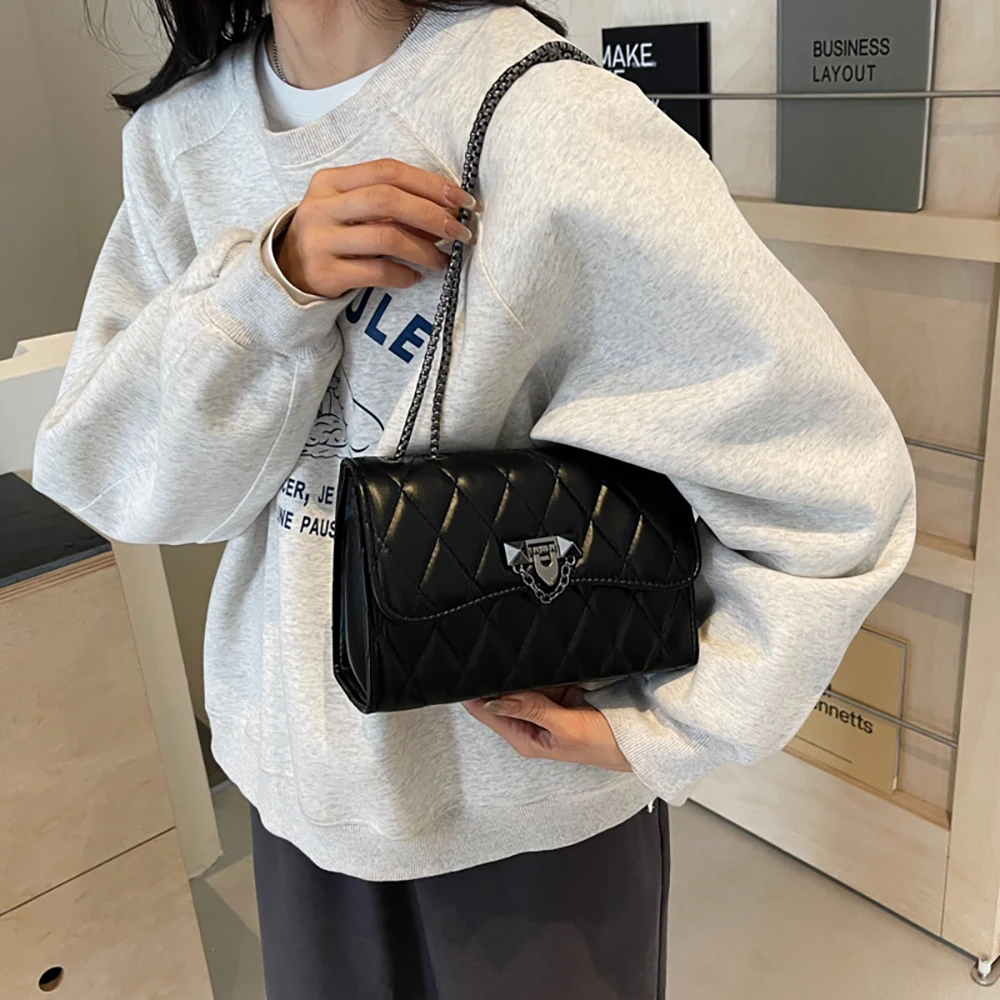 Women Chains Shoulder Bags 2024 New Fashion Plaid Texture Mini Square Crossbody Bag Lady Commuter Underarm Bag Handbags