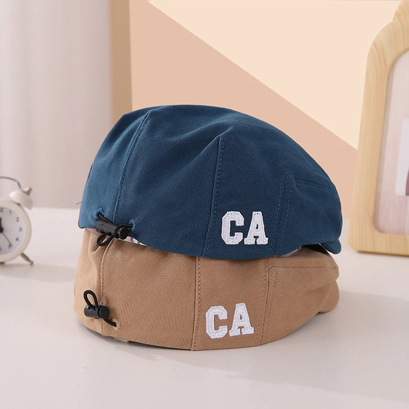 Modische Kinder-Baskenmütze mit Kordelzug und Schriftzug, Entenschnabelmütze für Jungen und Mädchen, Sonnenschutz, einfarbig, Baumwolle, Baby-Flatcap