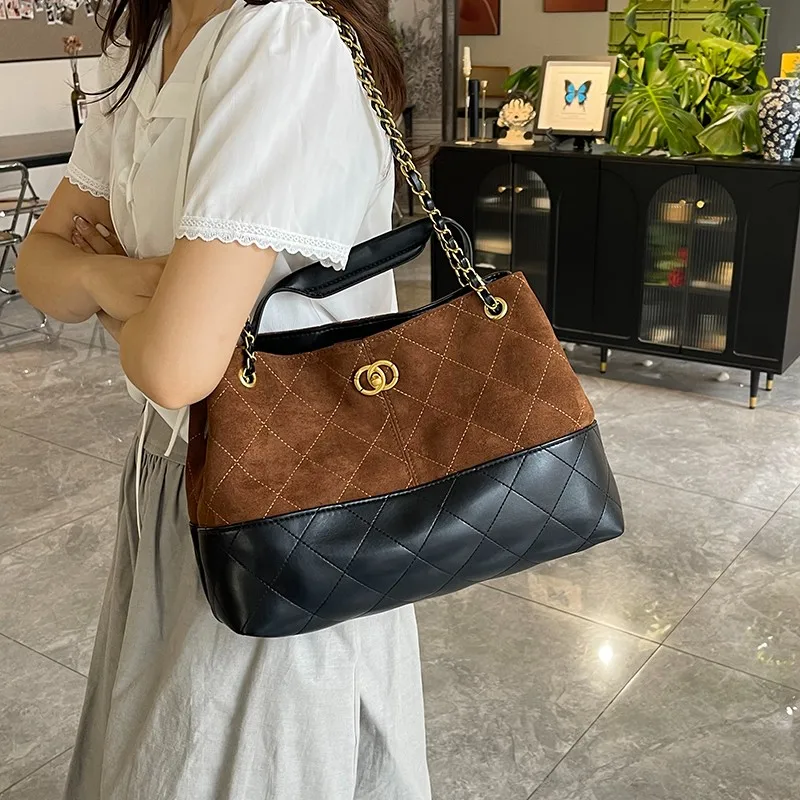 

Large Capacity Fashion Design Shopper Tote - Premium Ladies' Chain Strap Shoulder Bag With Multiple Compartments
