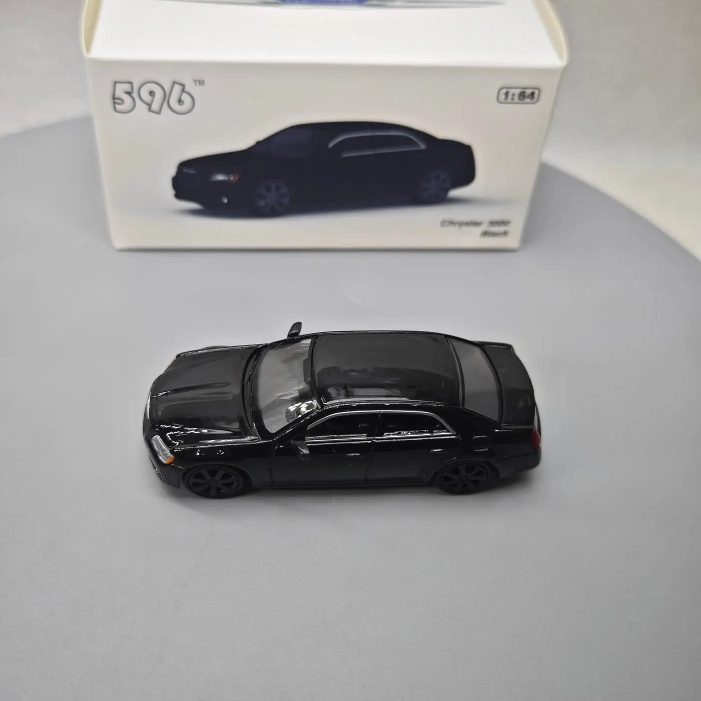

596 1:64 Chrysler 300c Black Advanced Car Model Collectibles