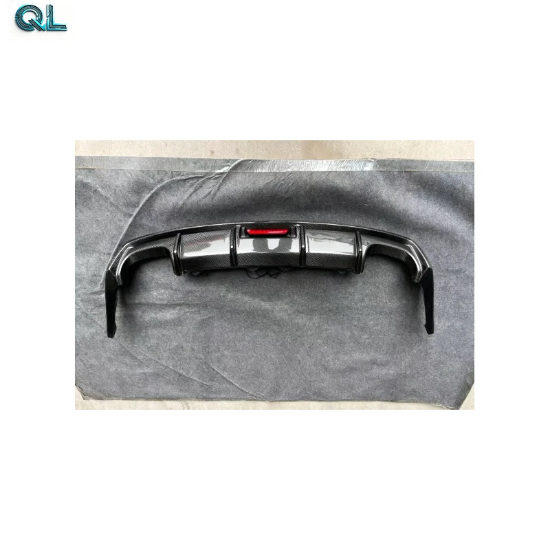 IS250 IS300 Rear Lip Body Kit Carbon Fiber Lightweight Rear Diffuser Suitable for 2013-2017 Lexus